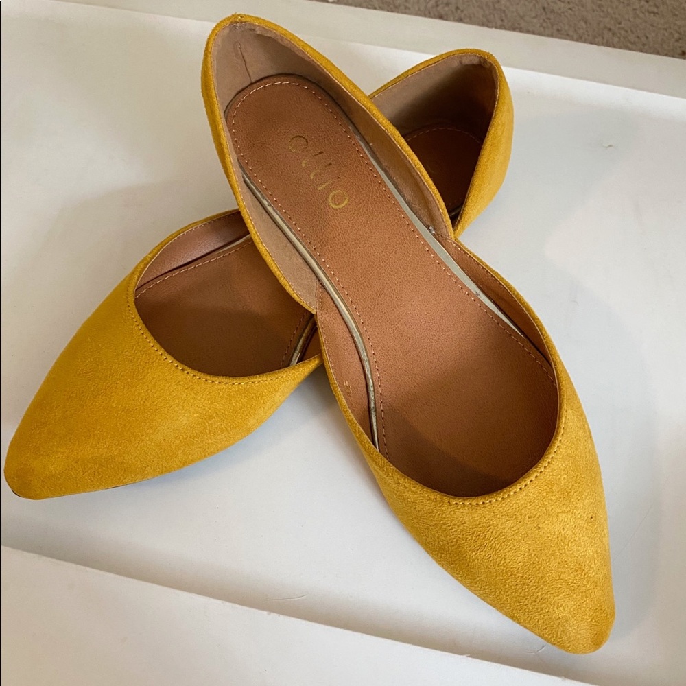 Mustard yellow flats size 8